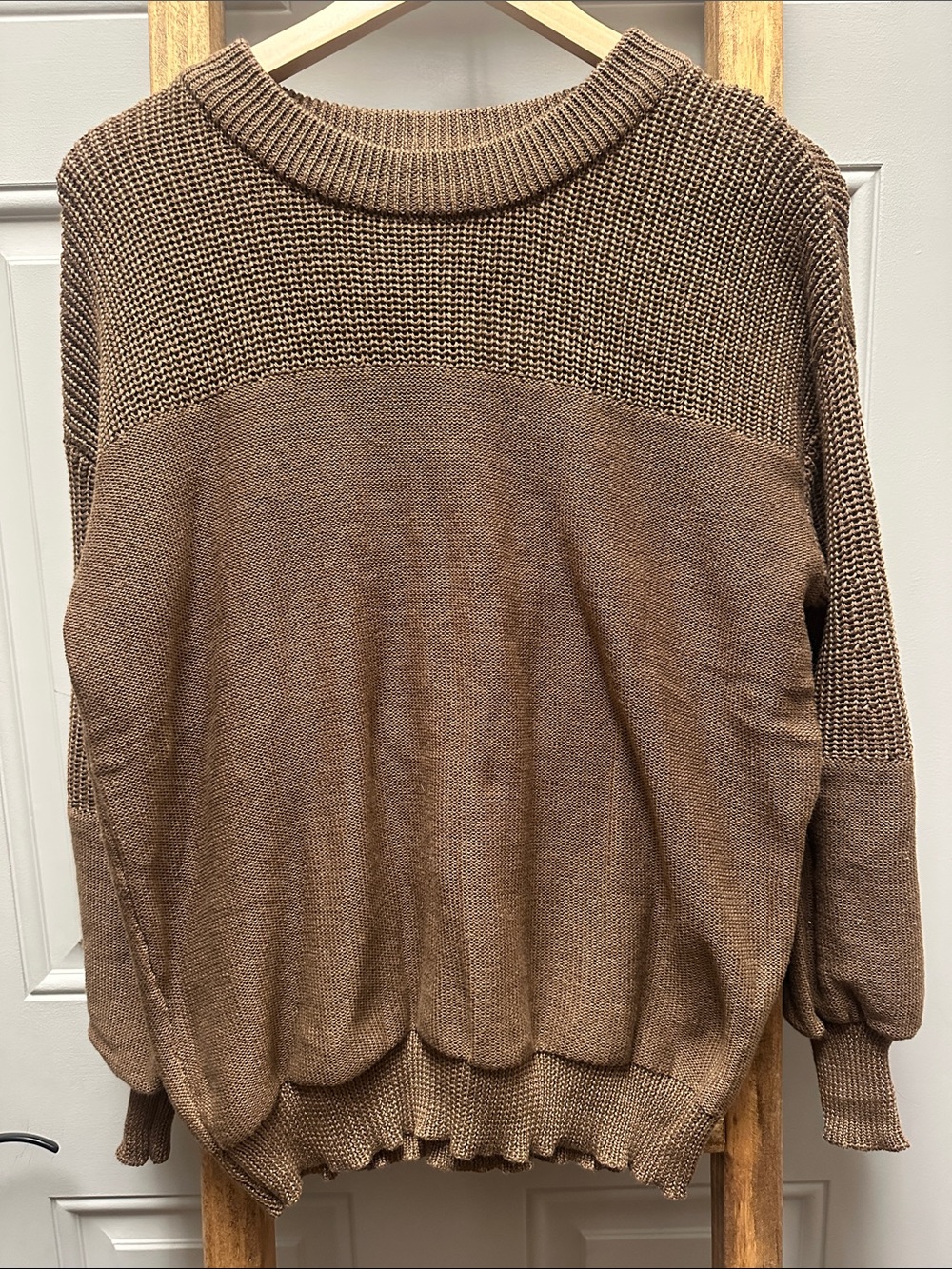 Women's Brown Crewneck Knit Sweater - Casual Everyday Pullover